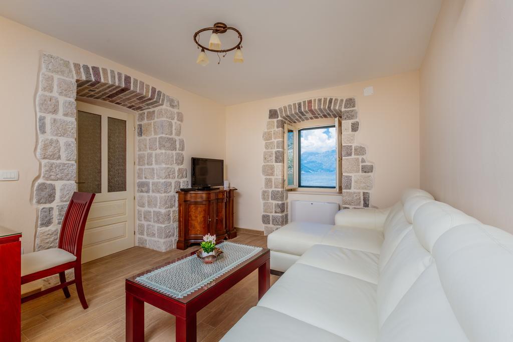 Apartments Marijaz Kotor Bagian luar foto